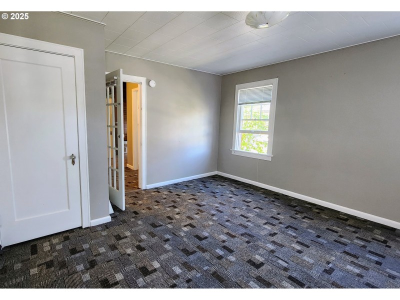Bedroom, Primary
