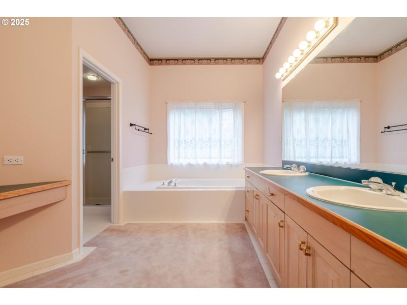 Bedroom, Owner's Suite