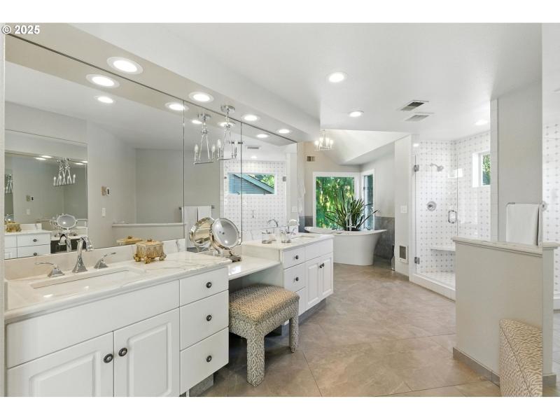 Owner's Suite Bathroom